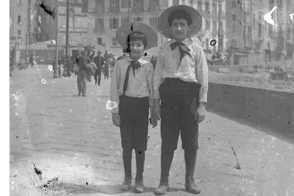 Photo_ Restoration _Services _Clip_touch_1